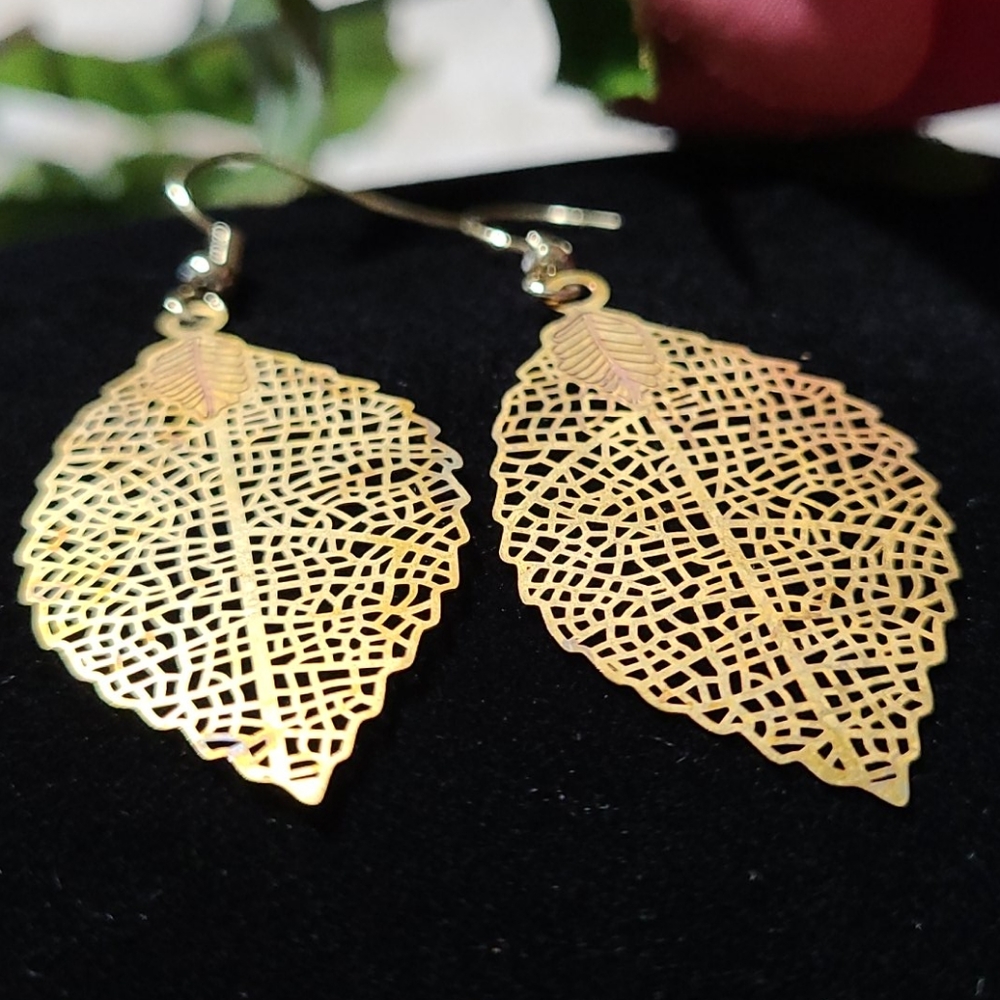 NEW Leaf Earrings Filigree Dangling Feathers Pierced Goldtone Drop Feminine Edge